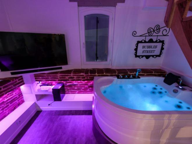 L'Antre Vue - Jacuzzi Au Chateau Belberaud 외부 사진
