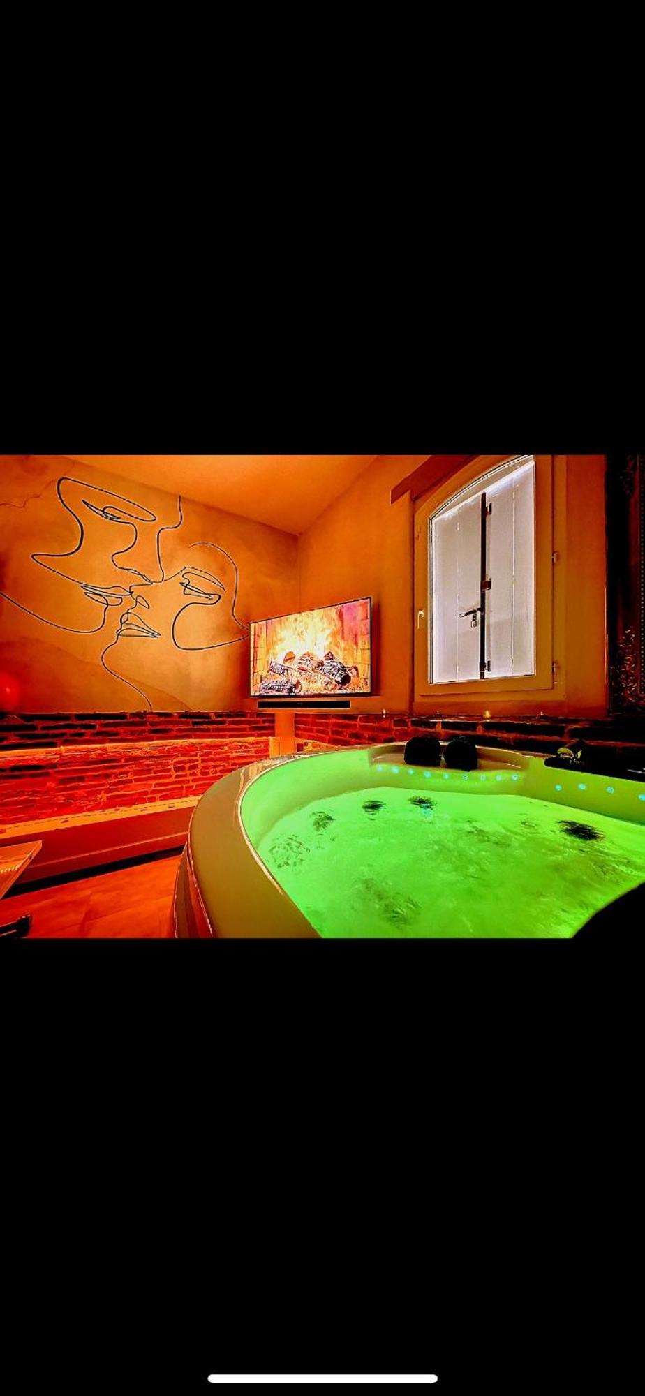 L'Antre Vue - Jacuzzi Au Chateau Belberaud 외부 사진